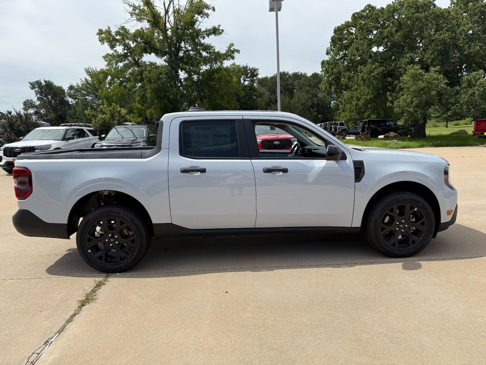 2025 Ford Maverick XLT photo 3