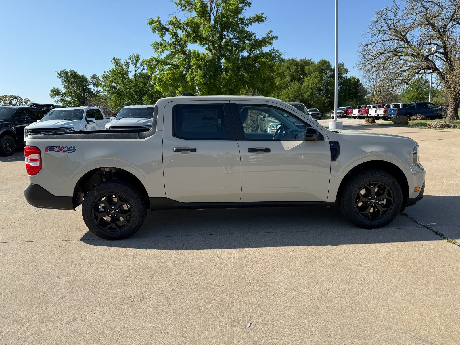 2025 Ford Maverick XLT photo 3