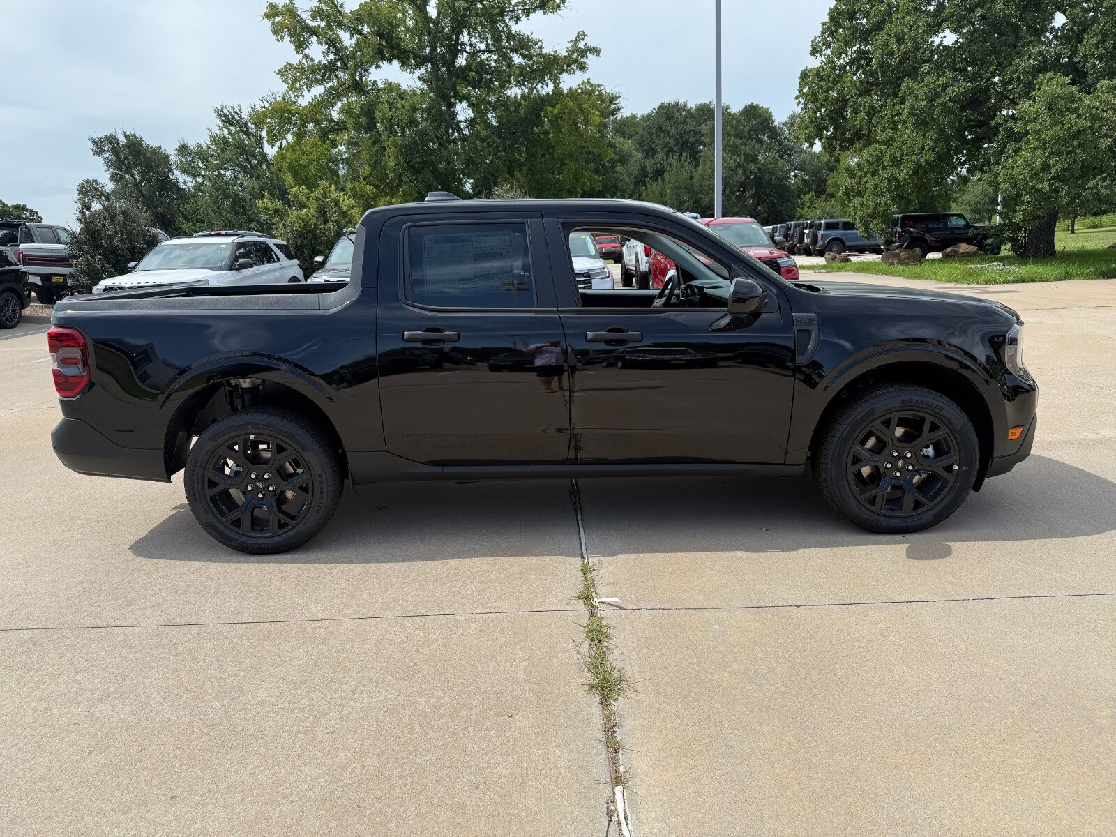 2025 Ford Maverick XLT photo 3