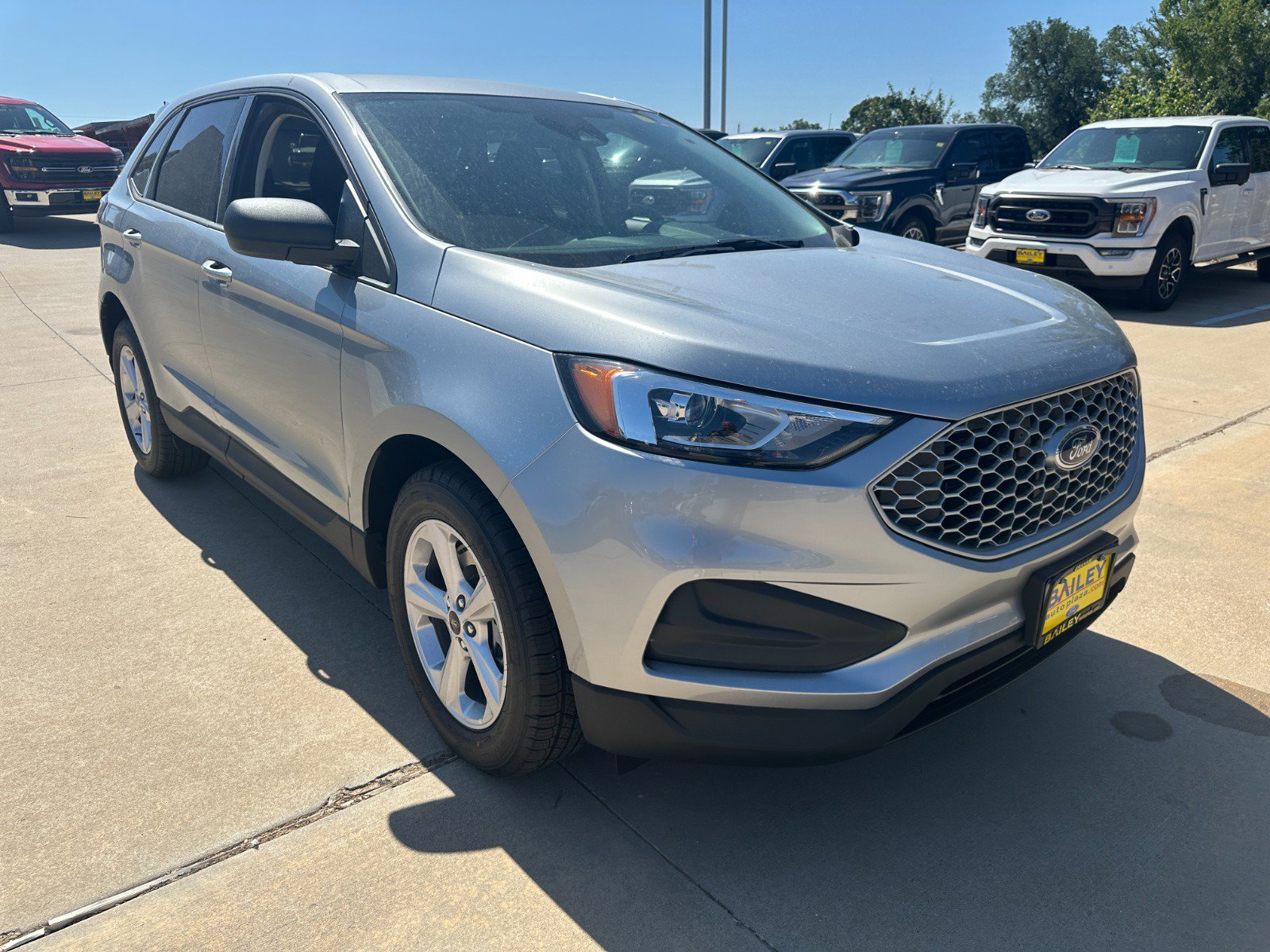 2024 Ford Edge SE photo 3