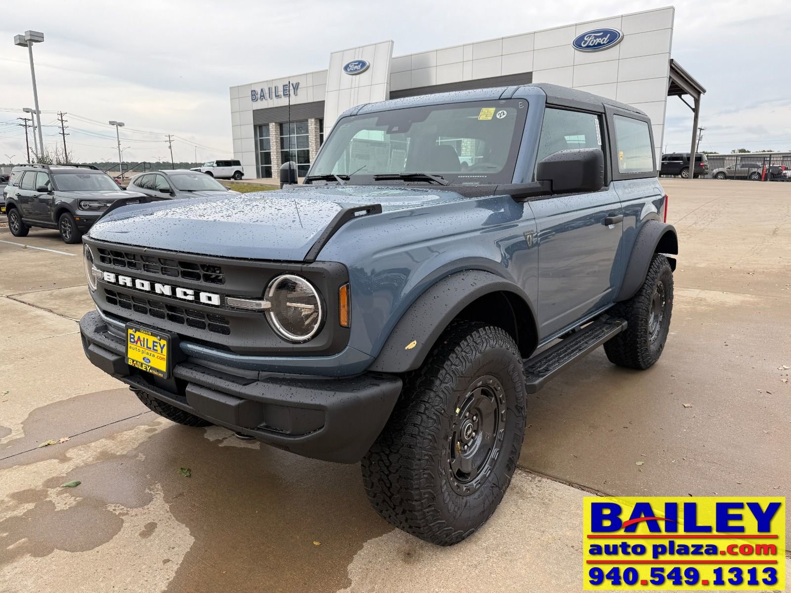 2025 Ford Bronco 2-Door Base's photo