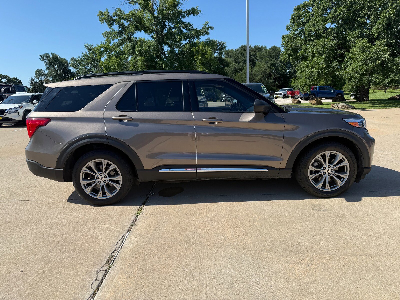2021 Ford Explorer XLT photo 4