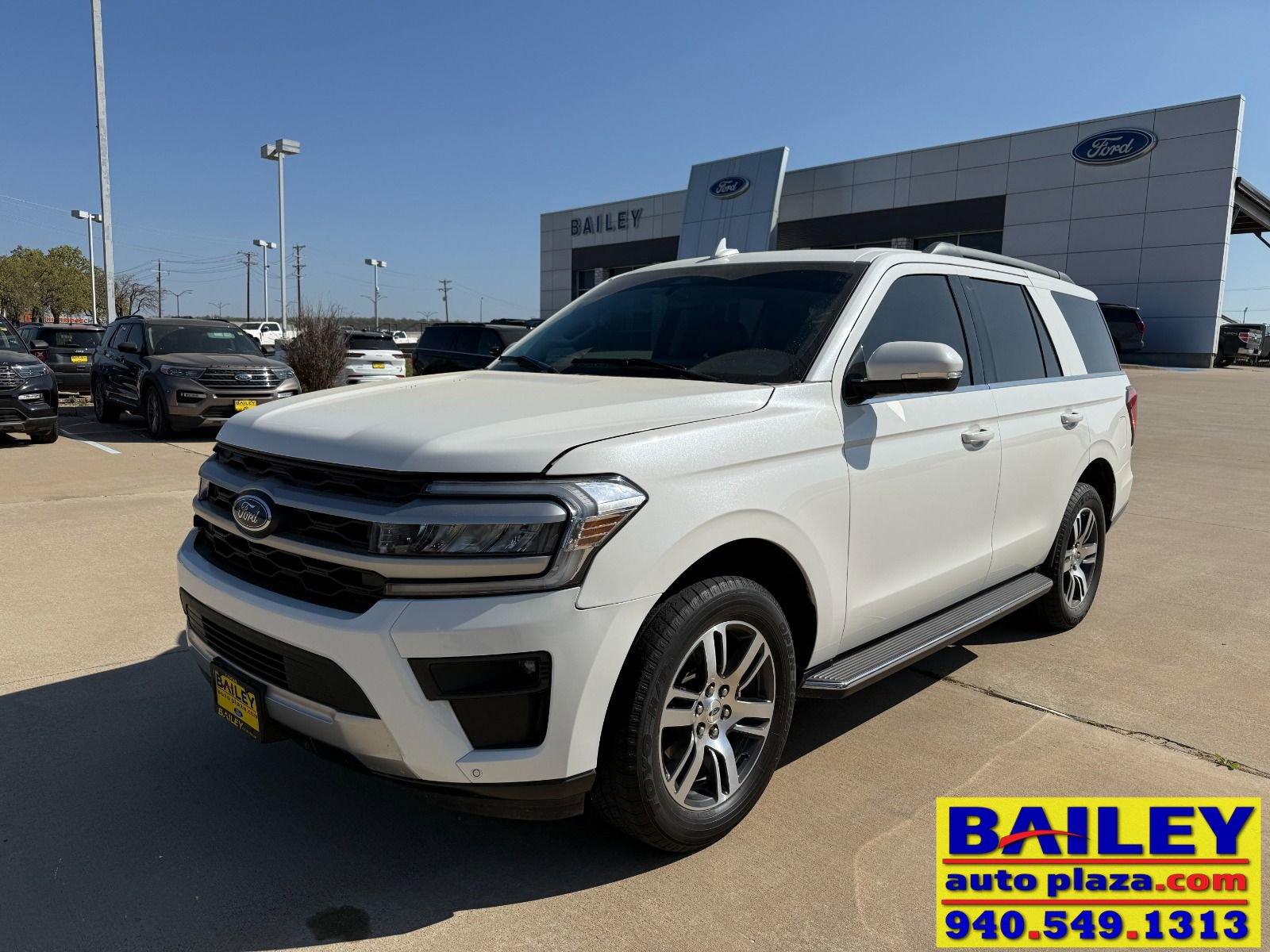 2022 Ford Expedition XLT's photo