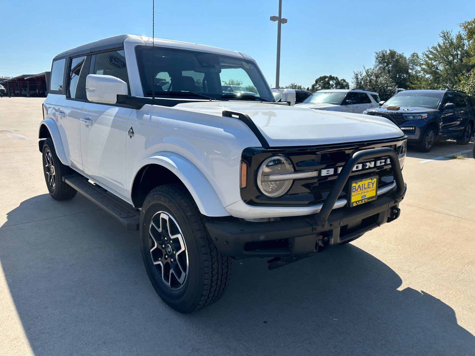 2024 Ford Bronco Outer Banks photo 3
