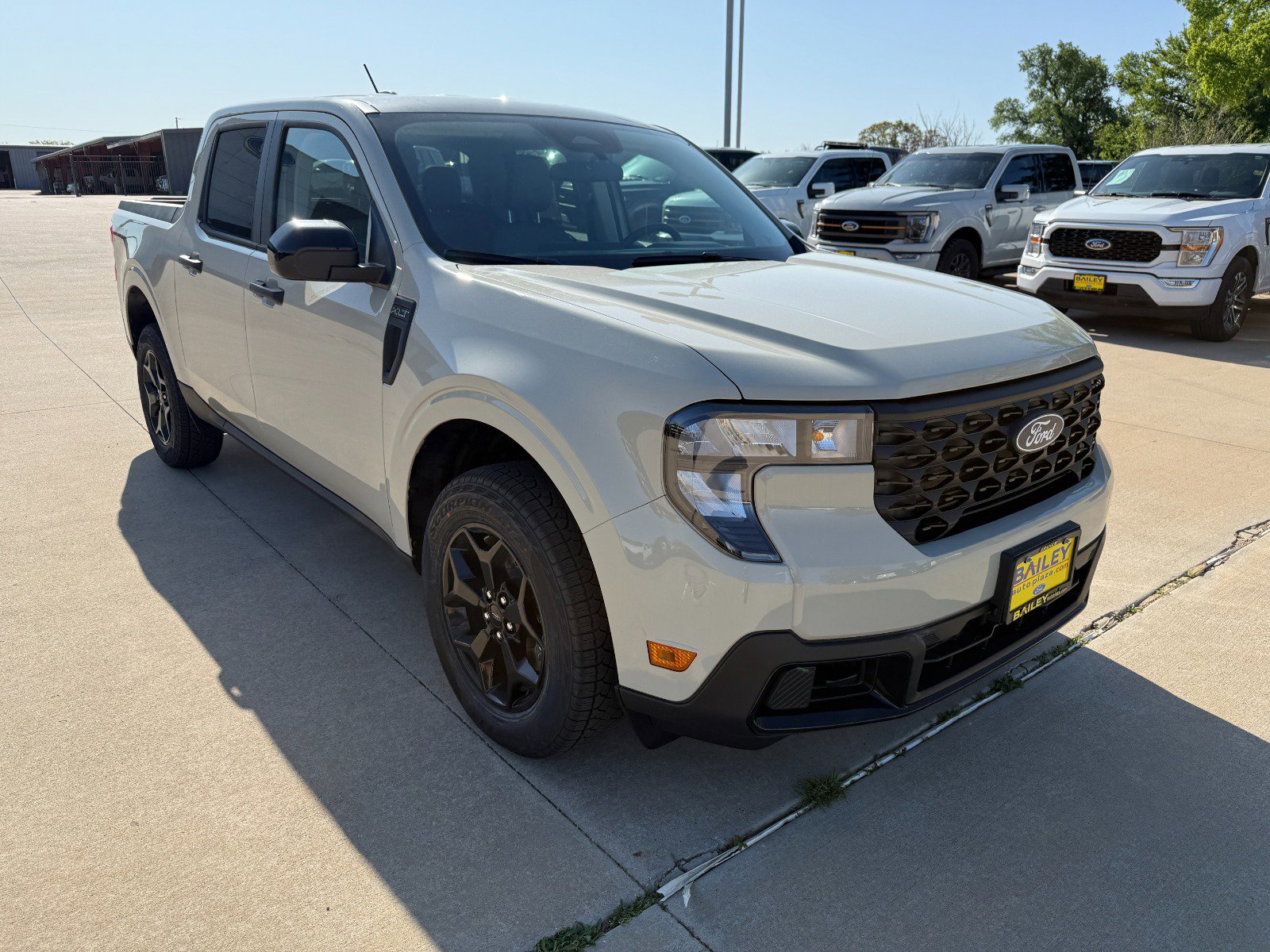 2025 Ford Maverick XLT photo 2
