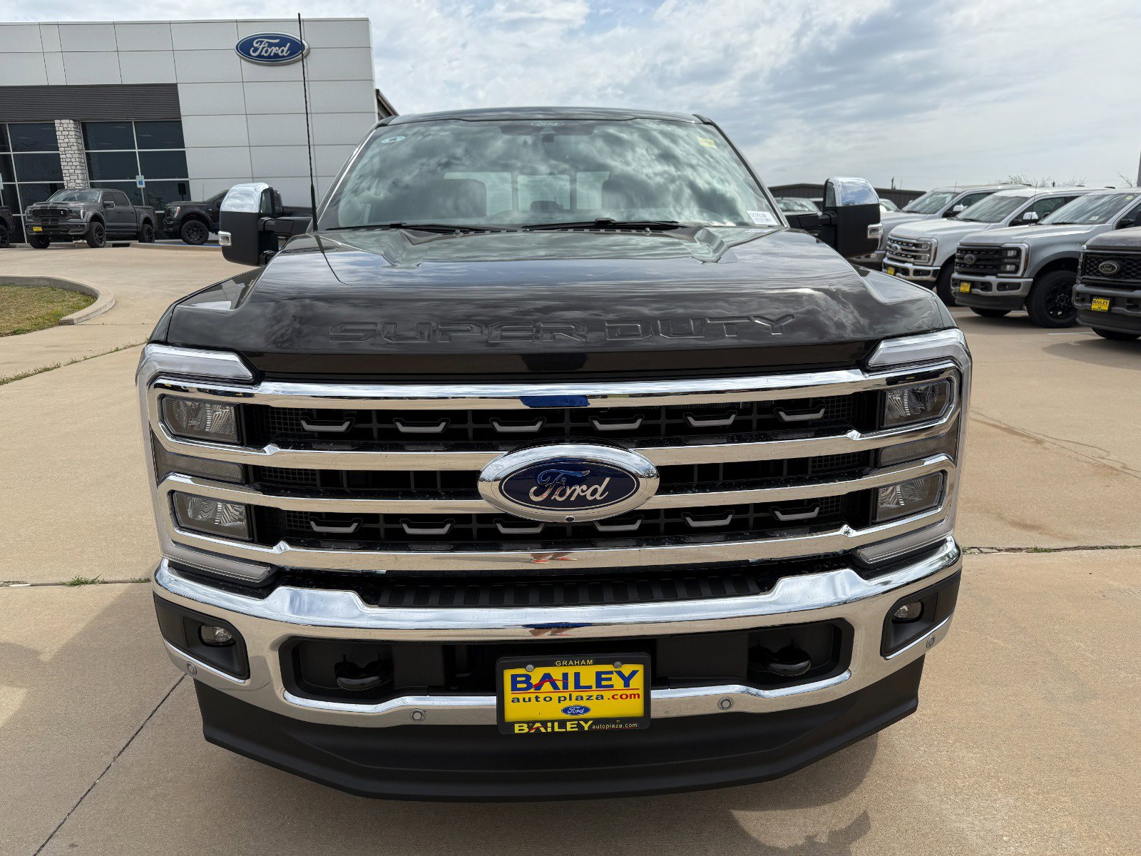 2025 Ford F-250 photo 2