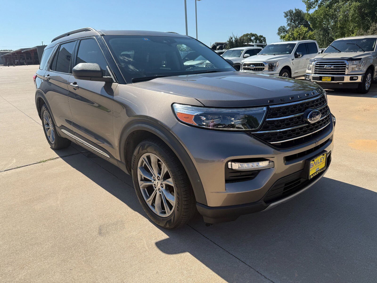 2021 Ford Explorer XLT photo 3