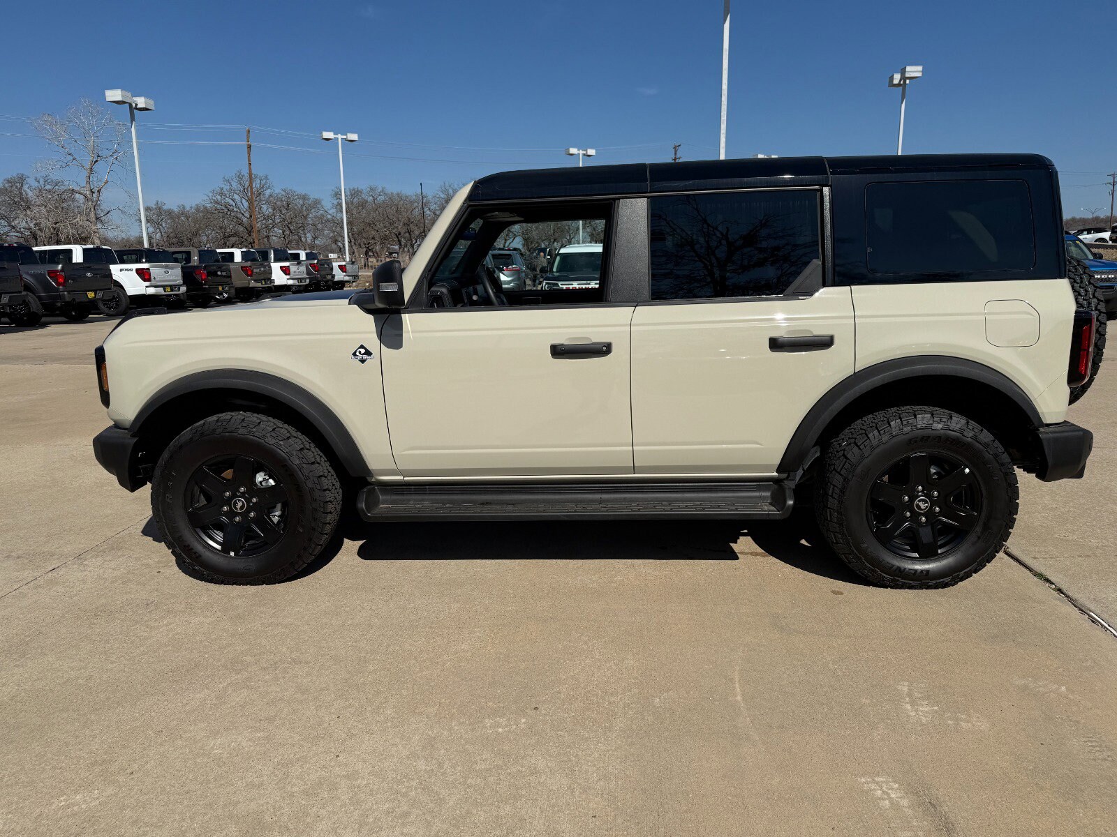 2025 Ford Bronco 4-Door Outer Banks - Photo 8