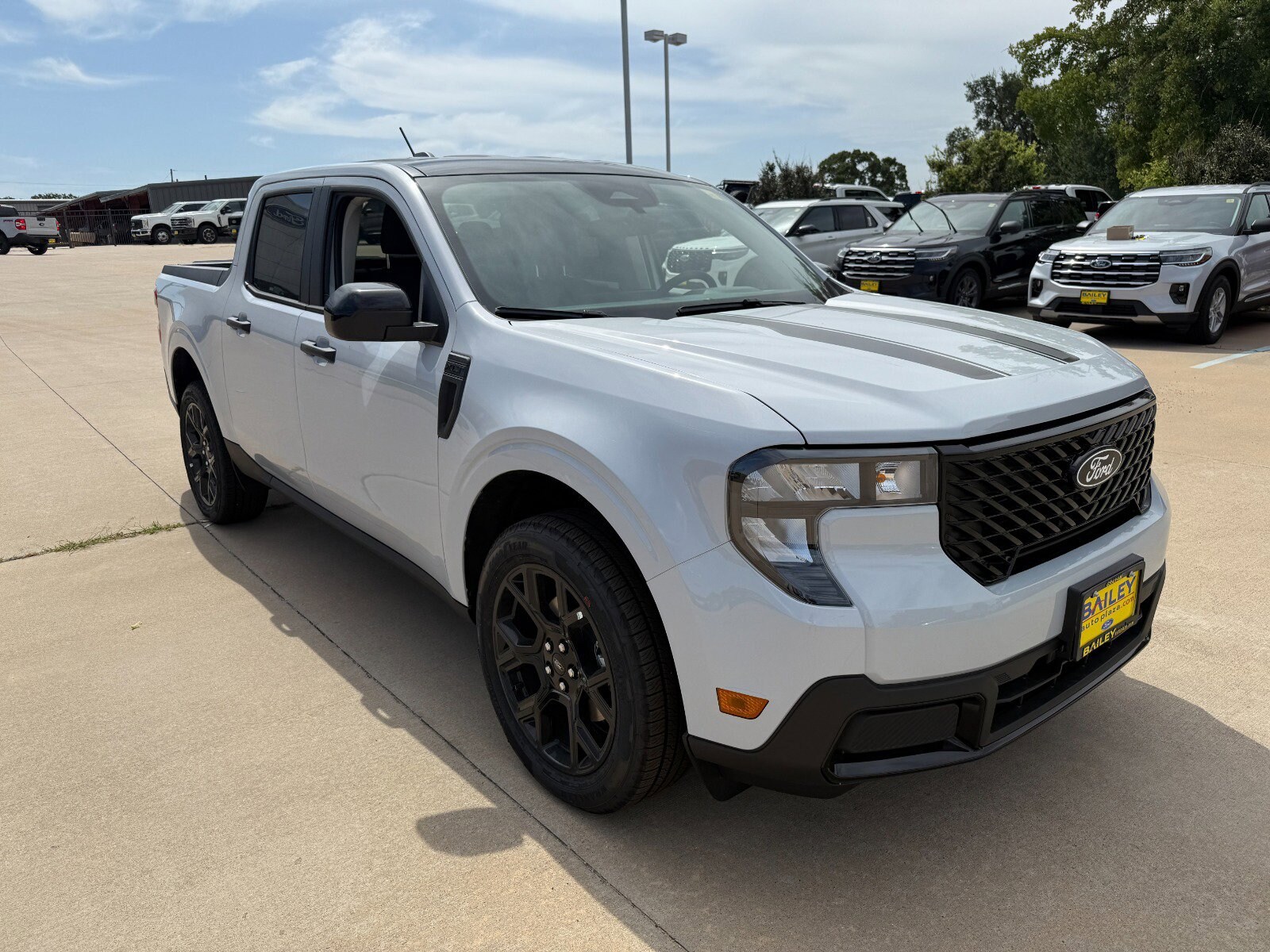 2025 Ford Maverick XLT photo 2