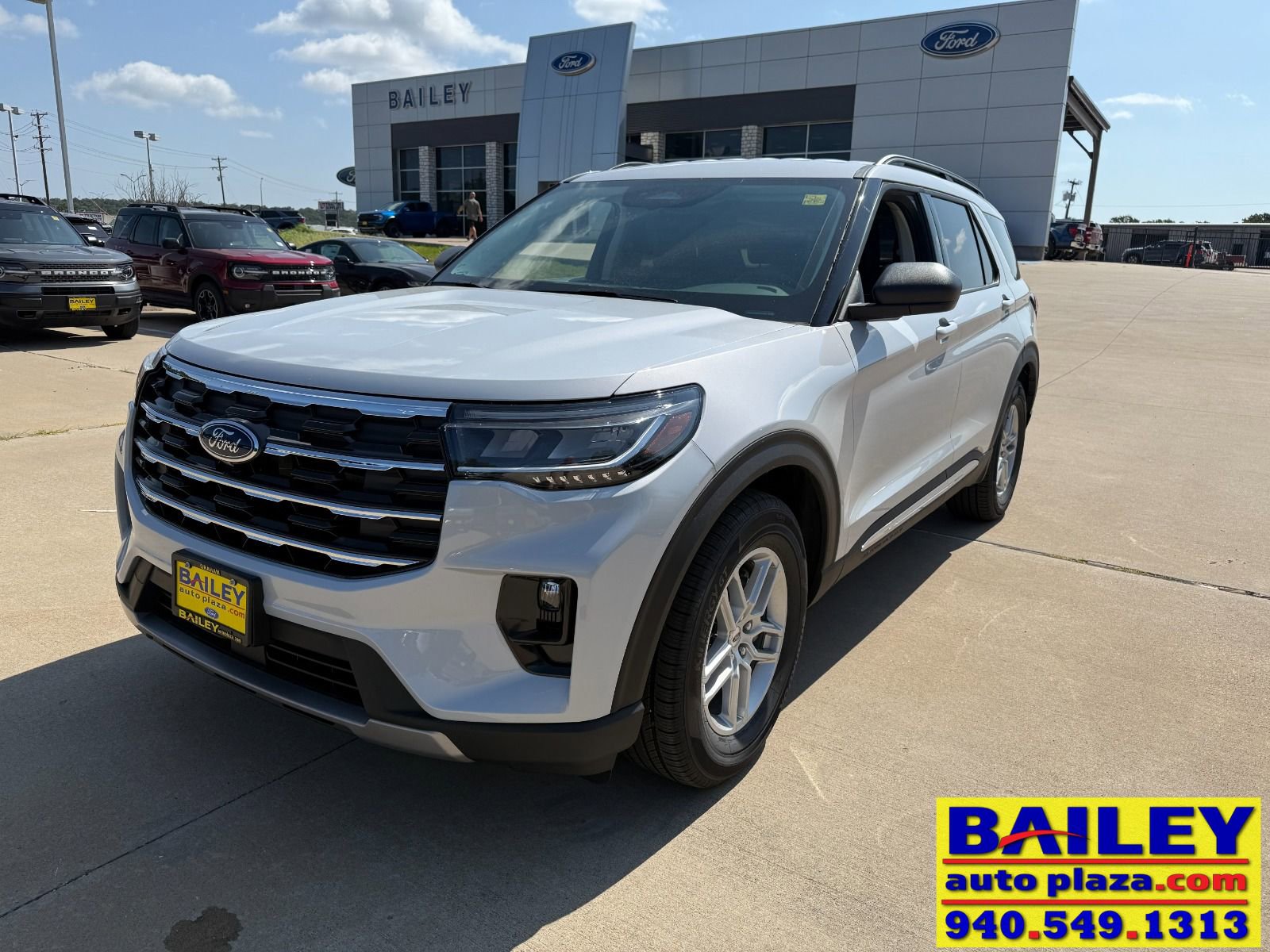 2025 Ford Explorer Active's photo