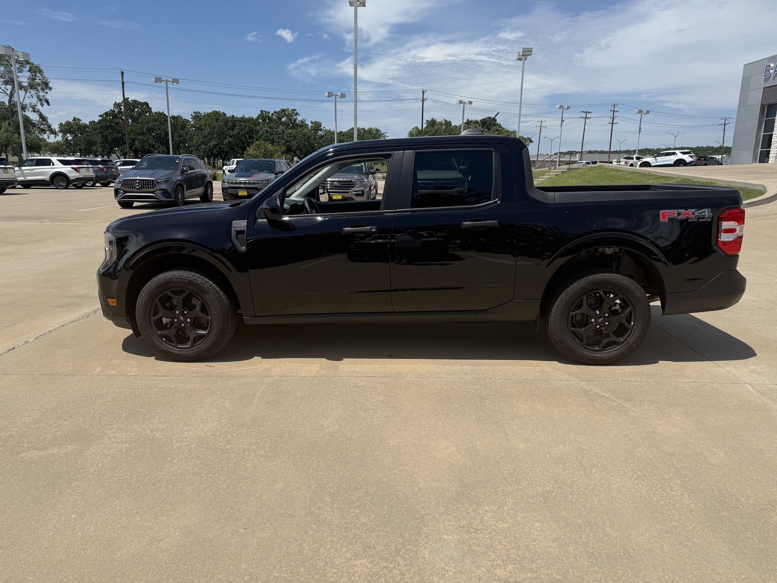 2025 Ford Maverick XLT - Photo 8