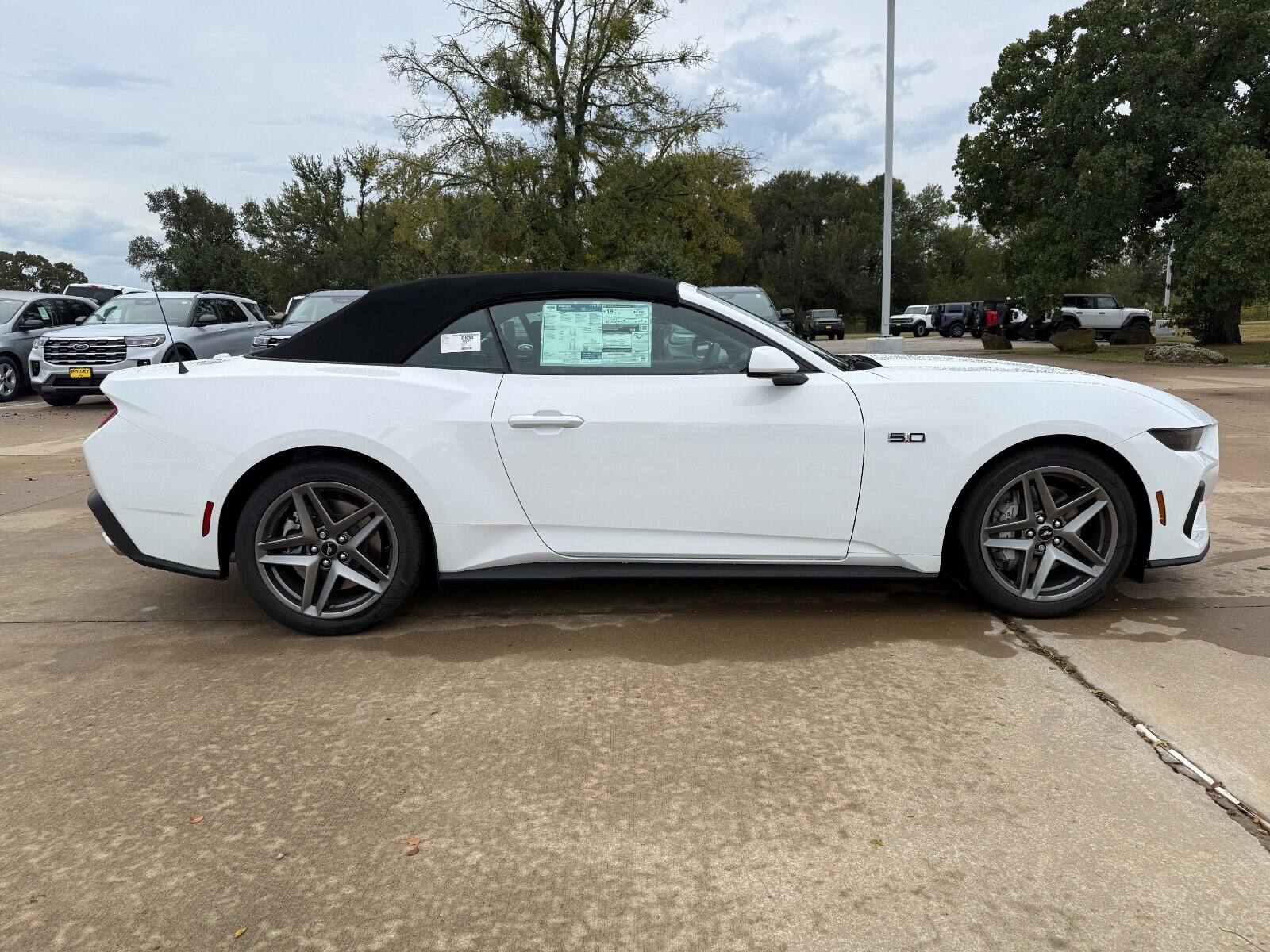 2025 Ford Mustang GT Premium photo 4