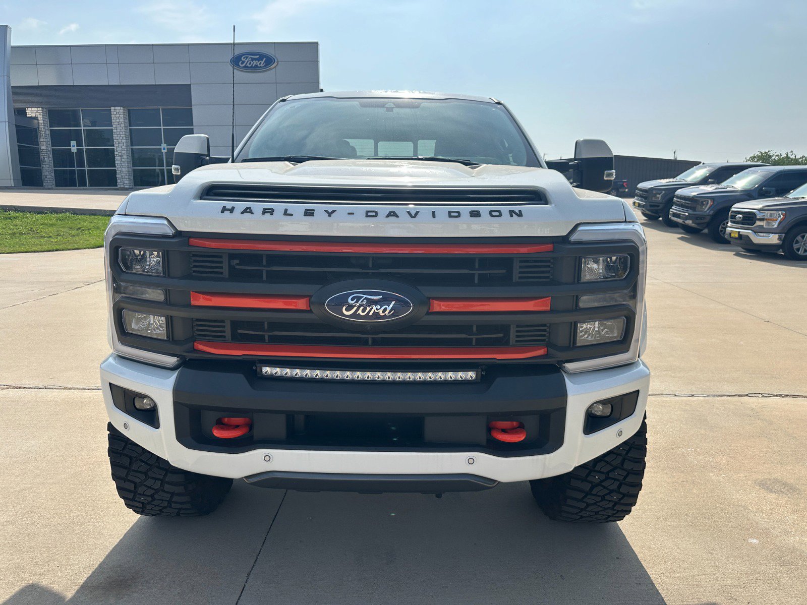 2023 Ford F-250 photo 2
