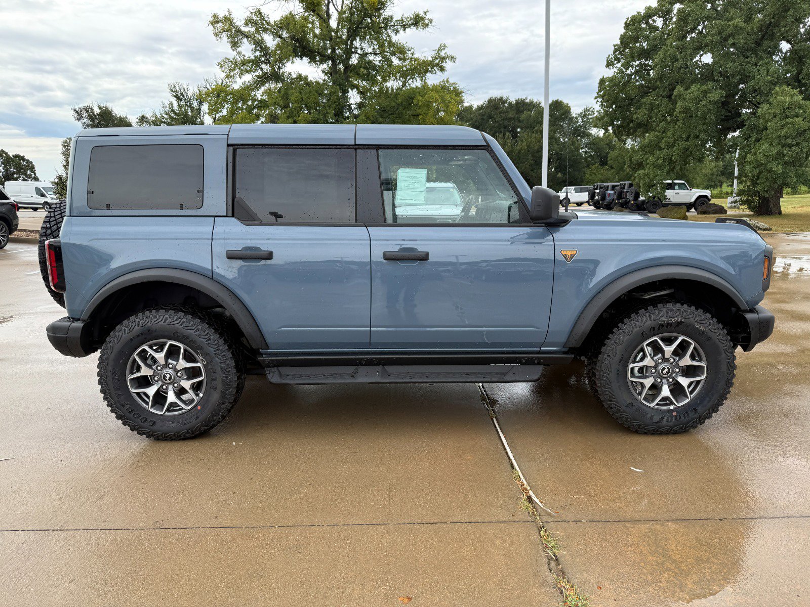 2025 Ford Bronco Badlands photo 4
