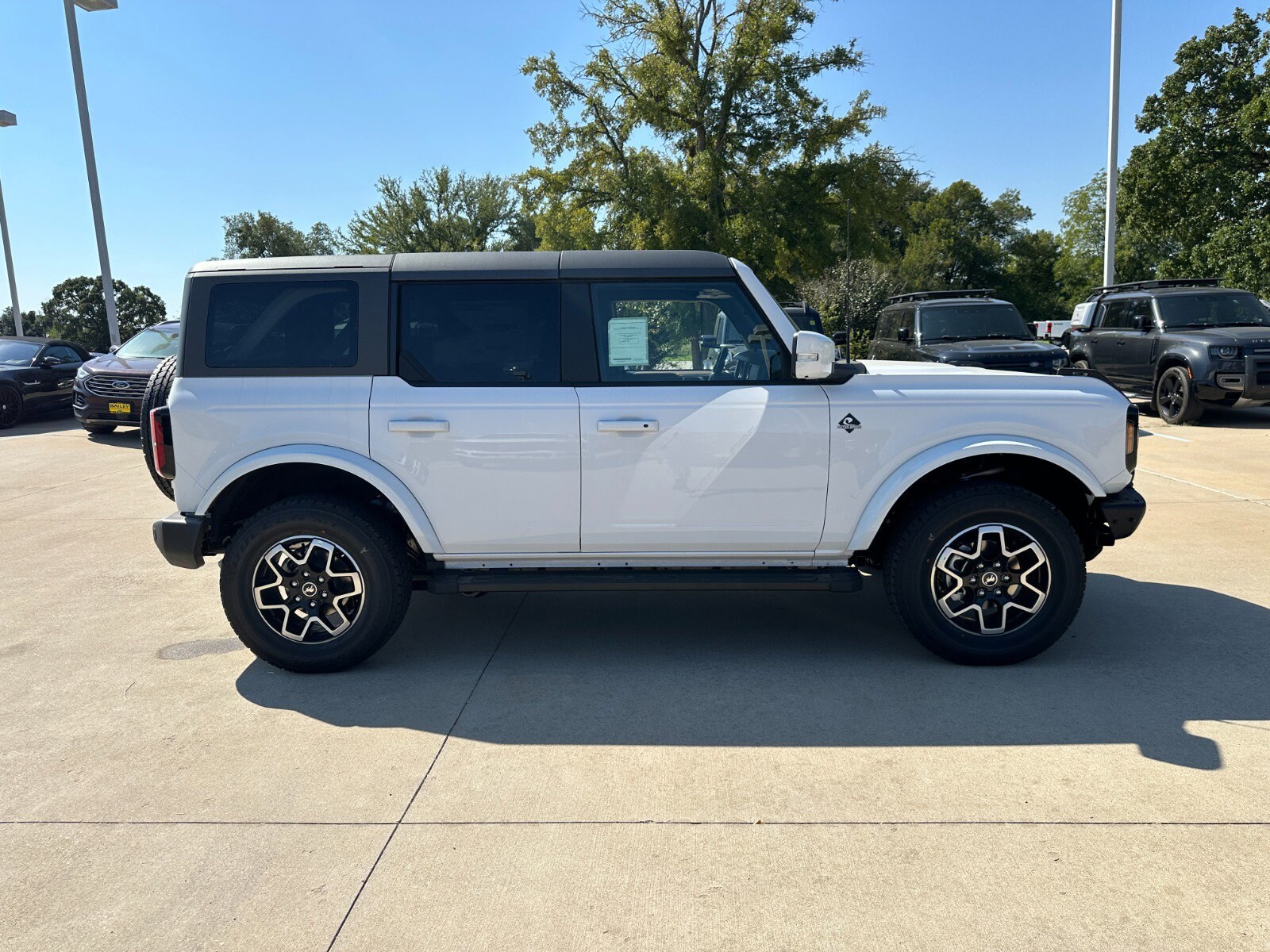 2024 Ford Bronco Outer Banks photo 4