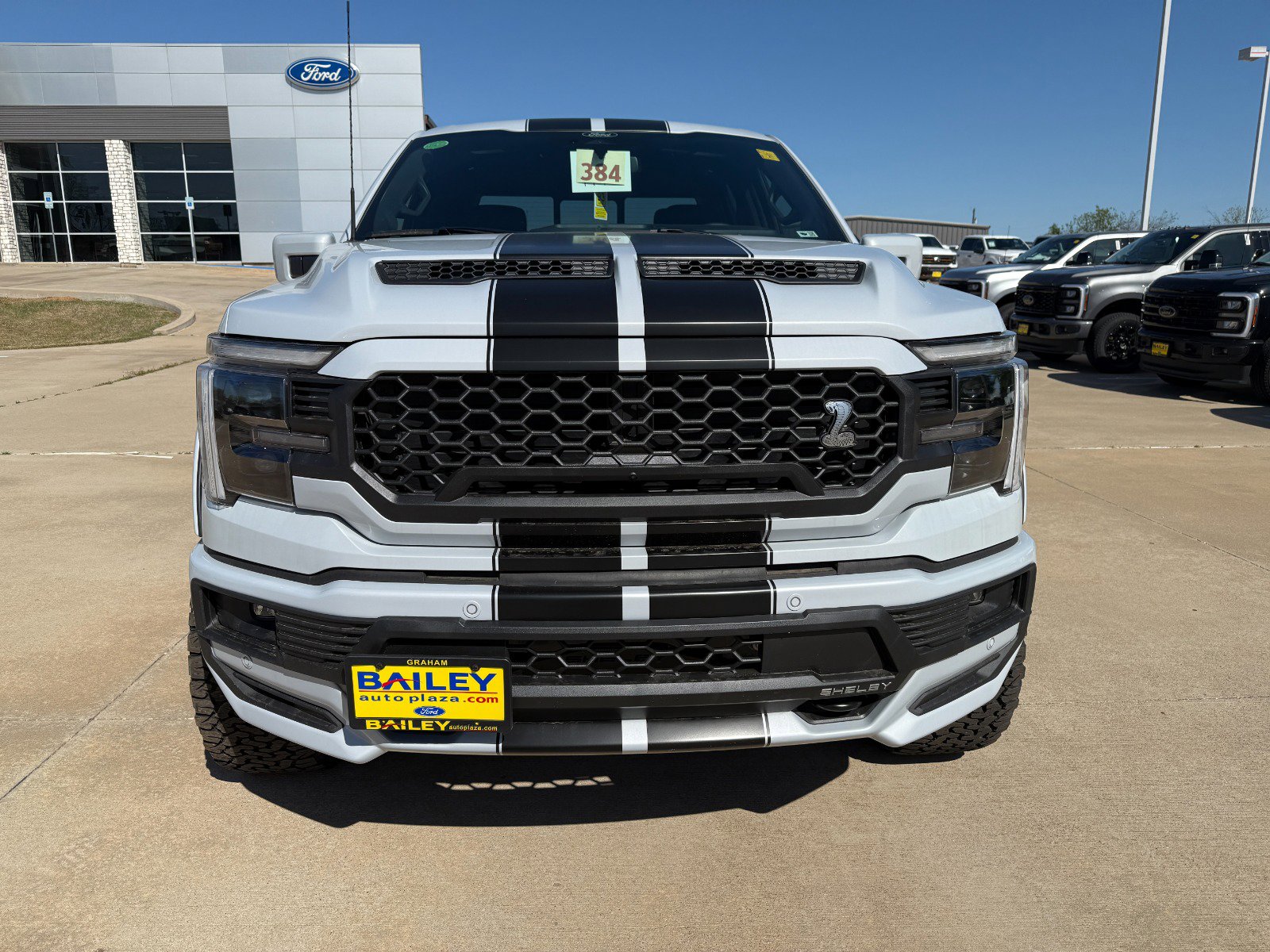 2025 Ford F-150 Lariat photo 2