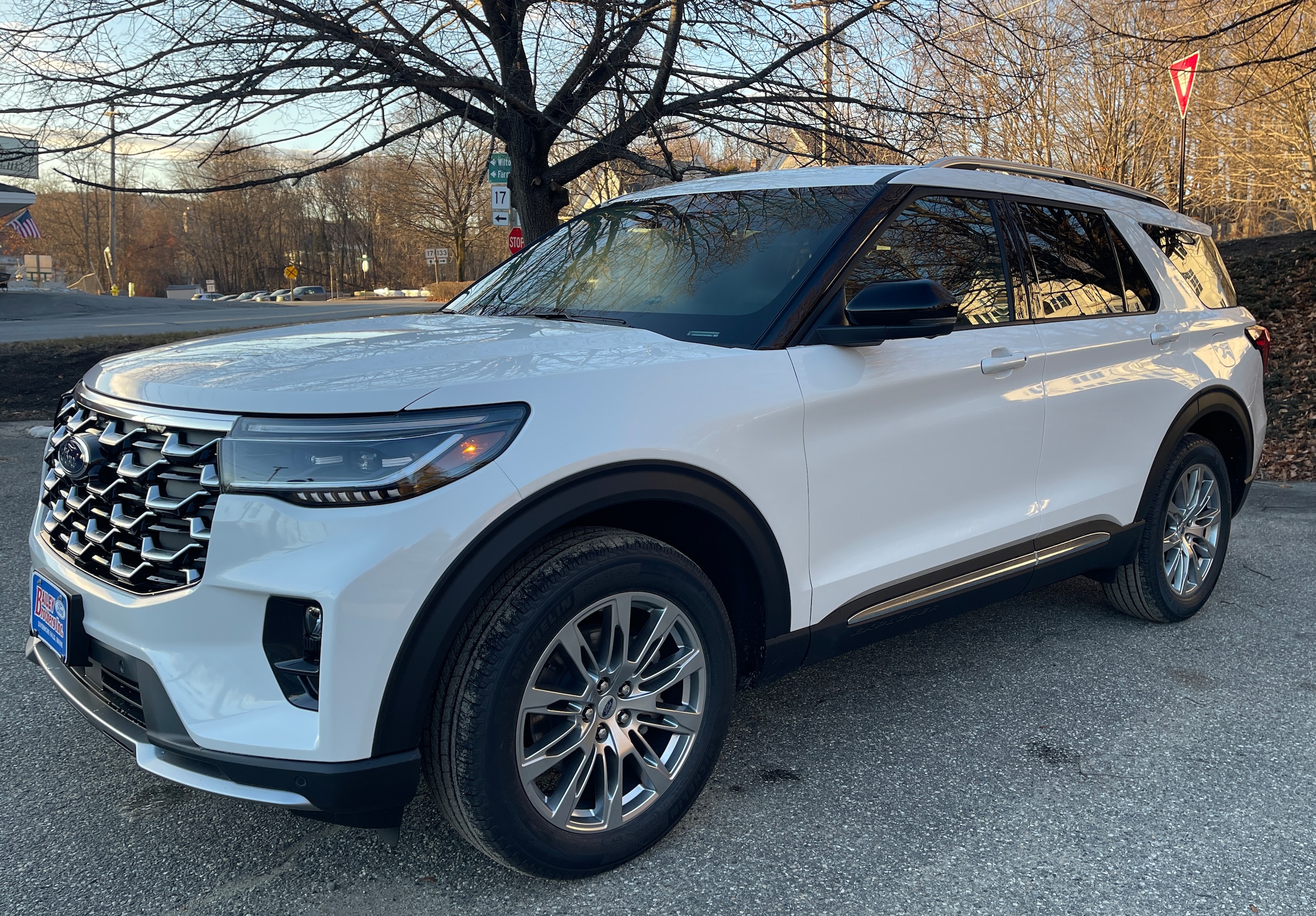 2026 Ford Explorer Platinum's photo