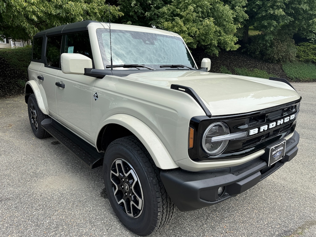 New 2026 Ford Bronco Outer Banks SUV