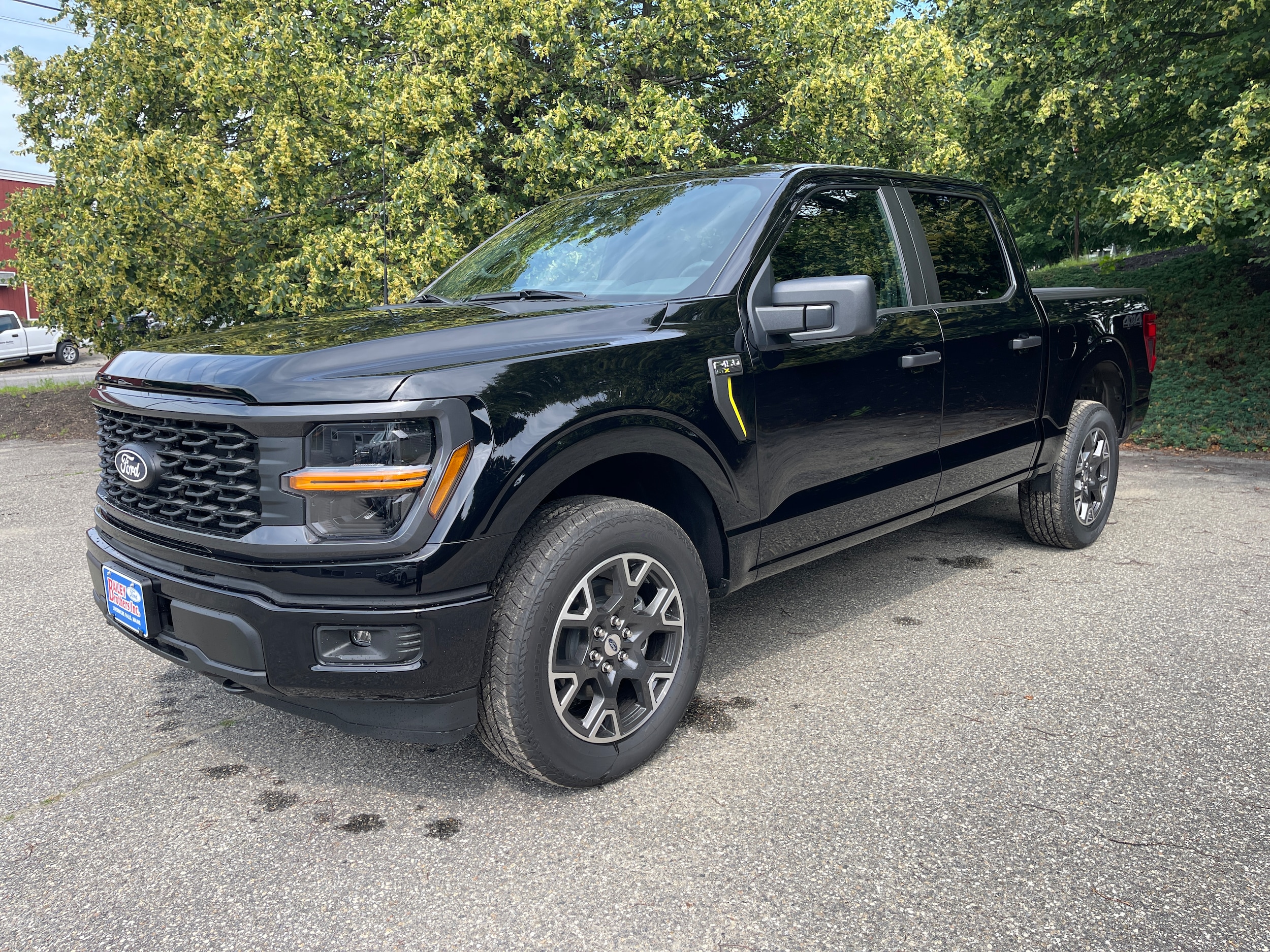 2025 Ford F-150 STX 4WD SuperCrew 5.5 Box 