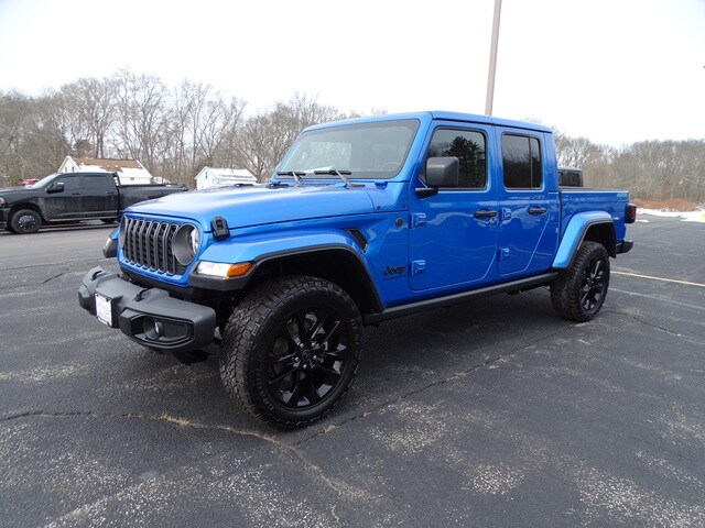 2025 Jeep Gladiator photo 2