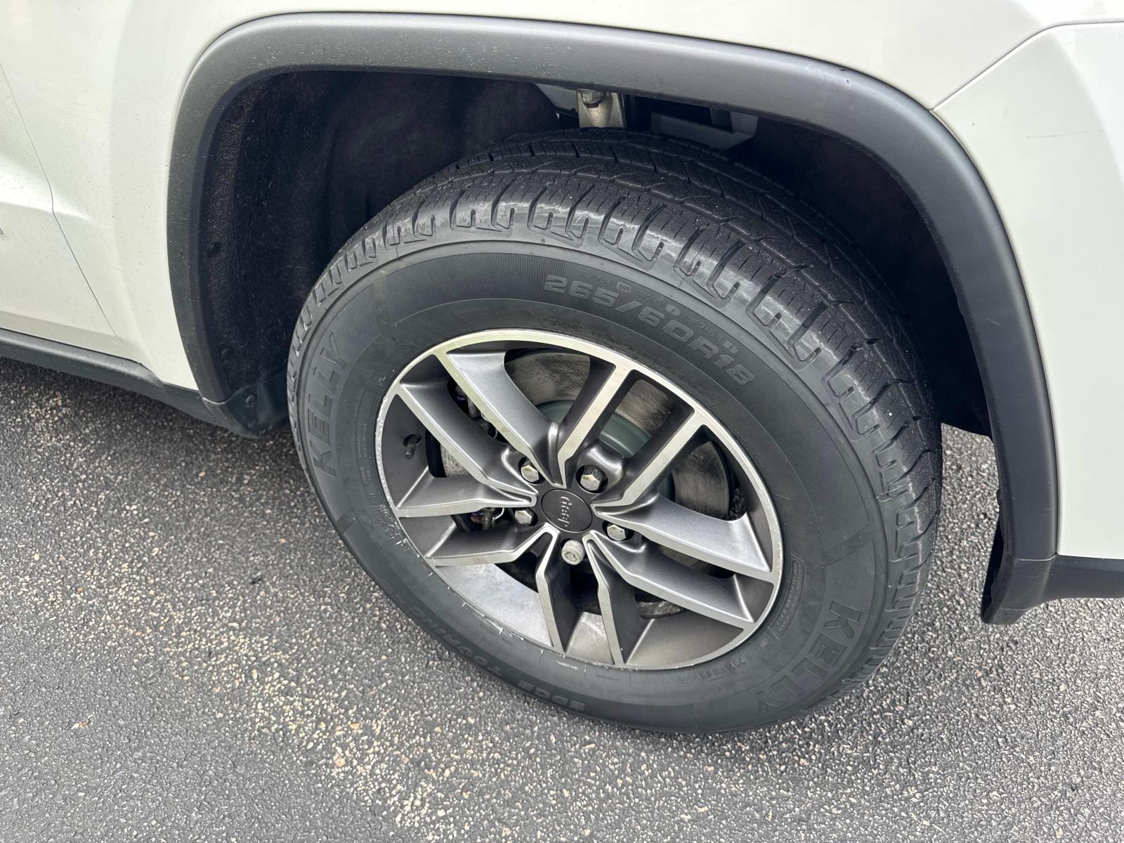 2022 Jeep Grand Cherokee Limited Sport photo 4