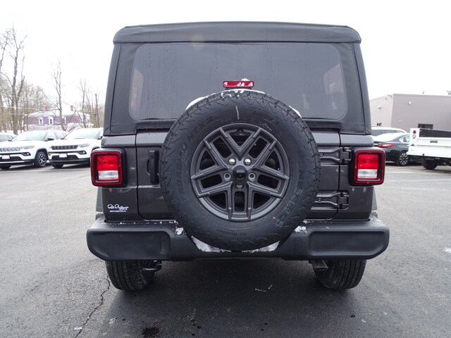 2025 Jeep Wrangler Sport S photo 4