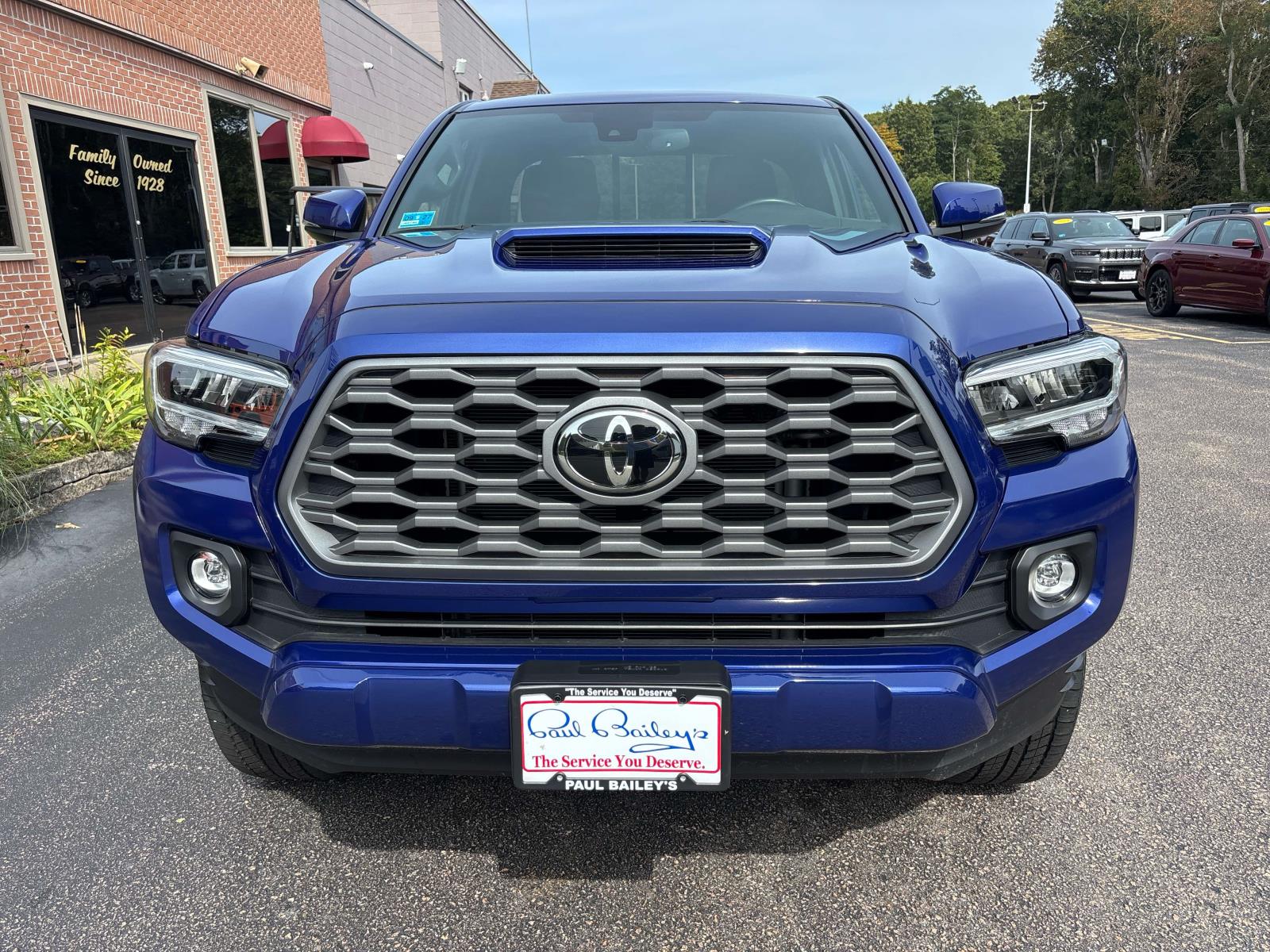 2023 Toyota Tacoma SR5 photo 2