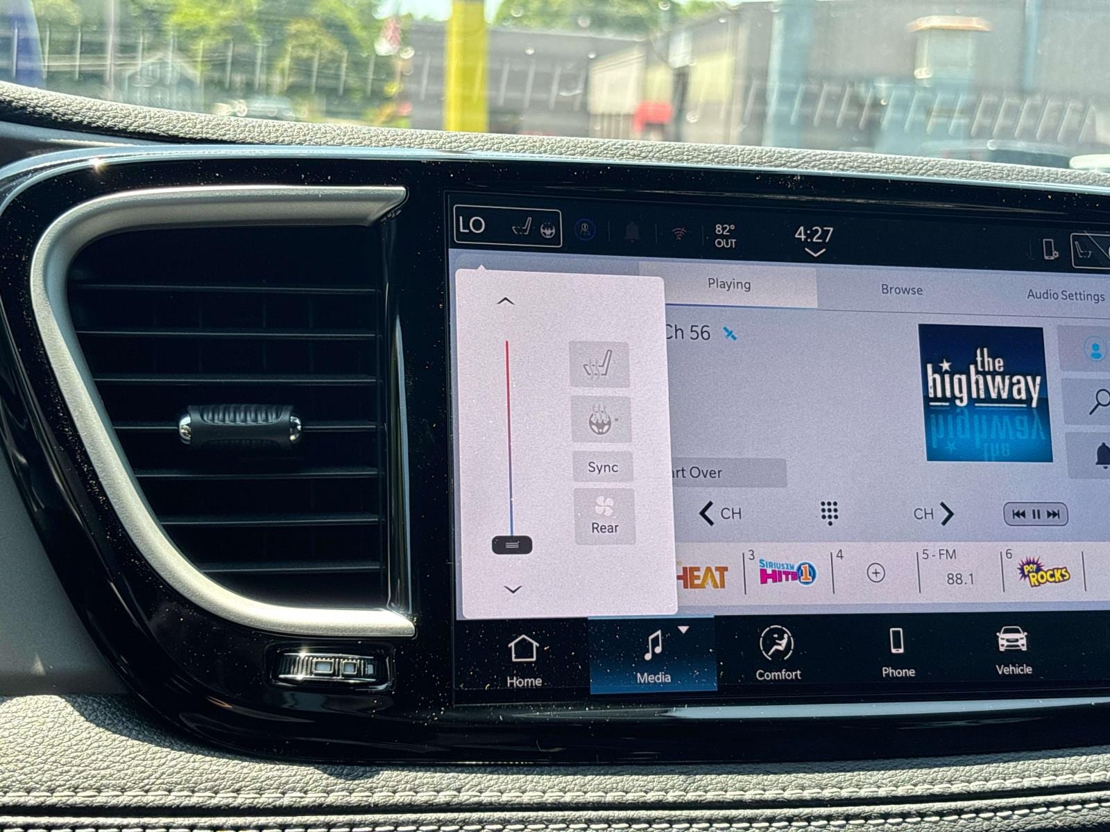 2027 Chrysler Pacifica Select - Photo 12