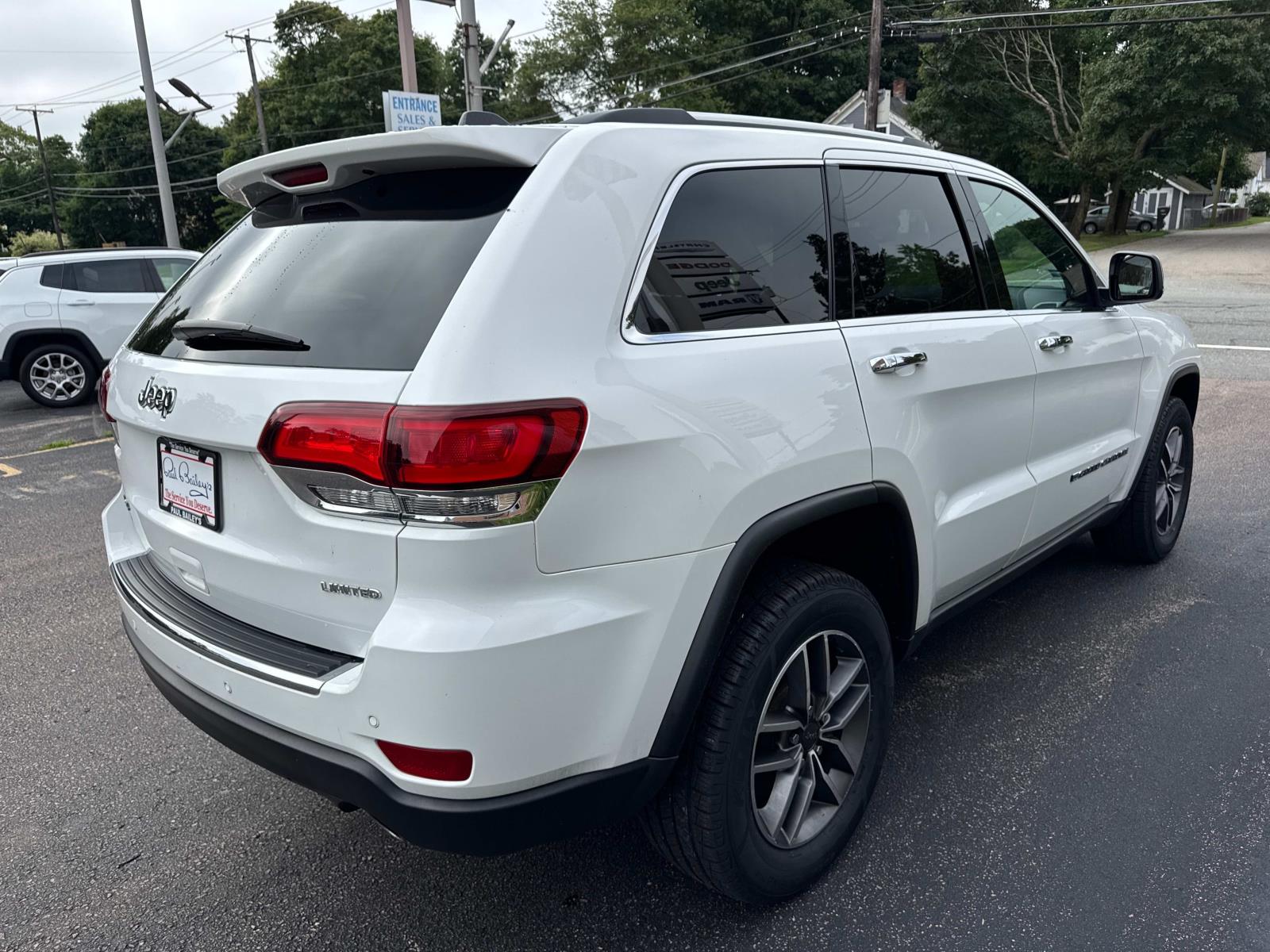 2022 Jeep Grand Cherokee Limited Sport photo 4