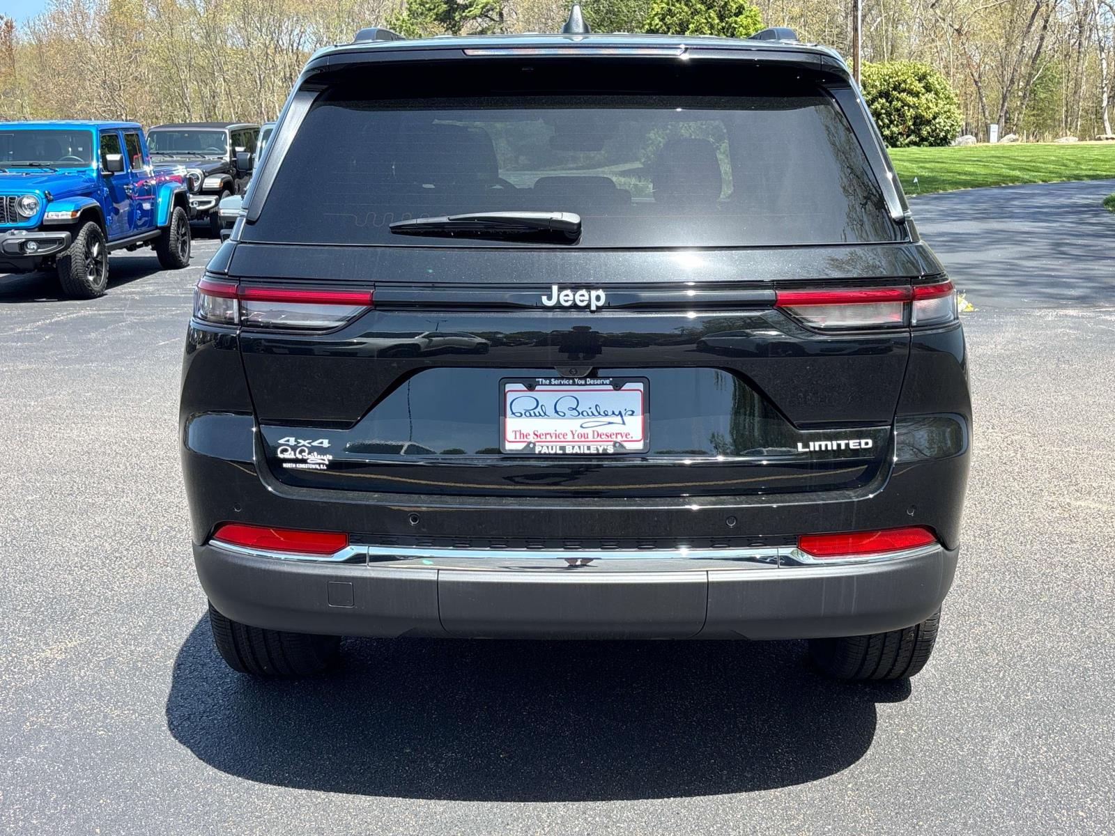 2025 Jeep Grand Cherokee Limited photo 3