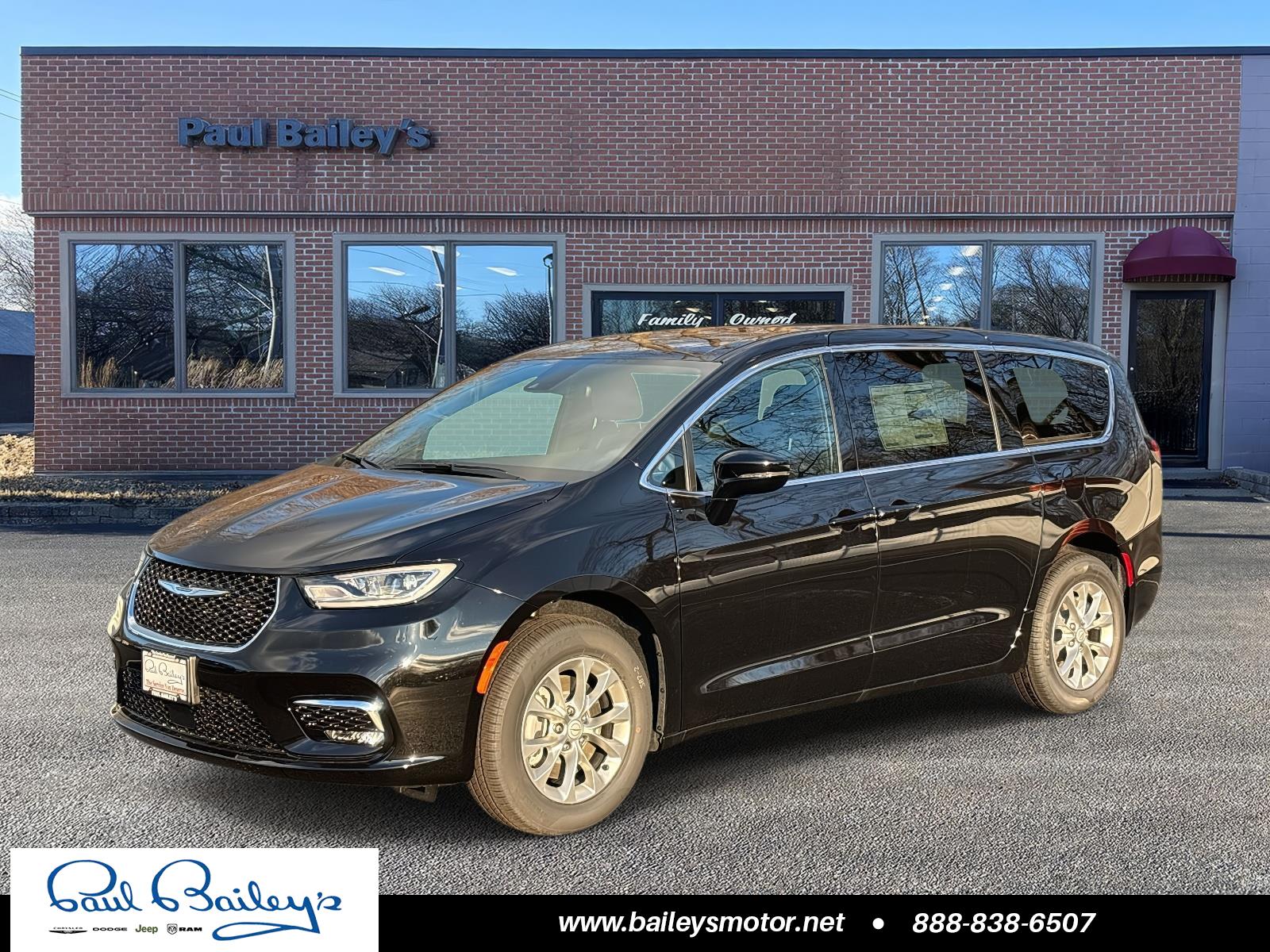 2026 Chrysler Pacifica Select's photo