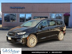 2026 Chrysler Pacifica SELECT AWD Passenger Van