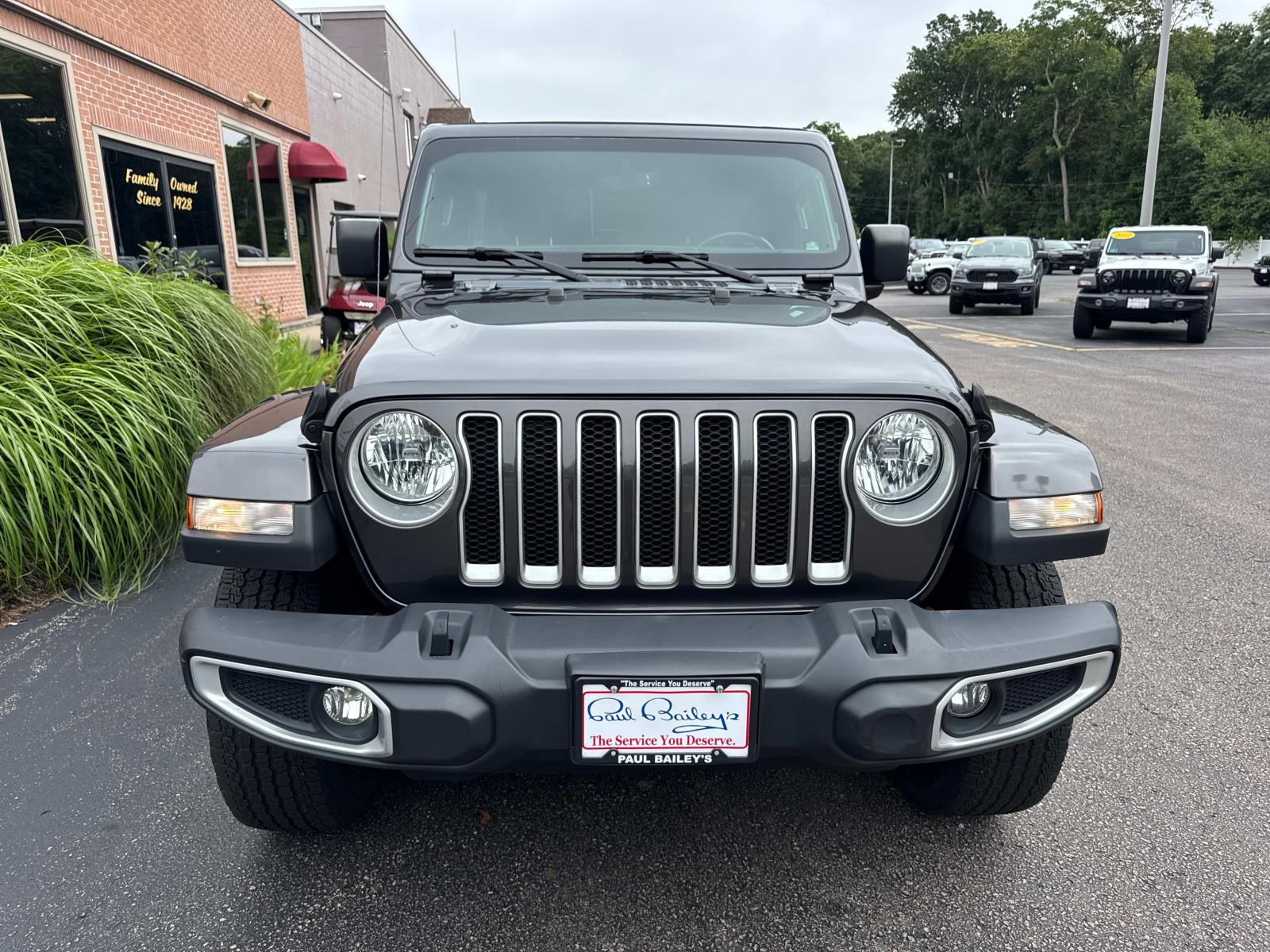 2021 Jeep Wrangler Unlimited Sahara photo 2