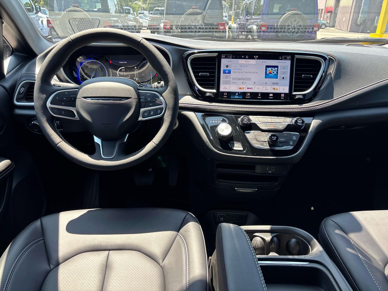 2027 Chrysler Pacifica Select - Photo 8