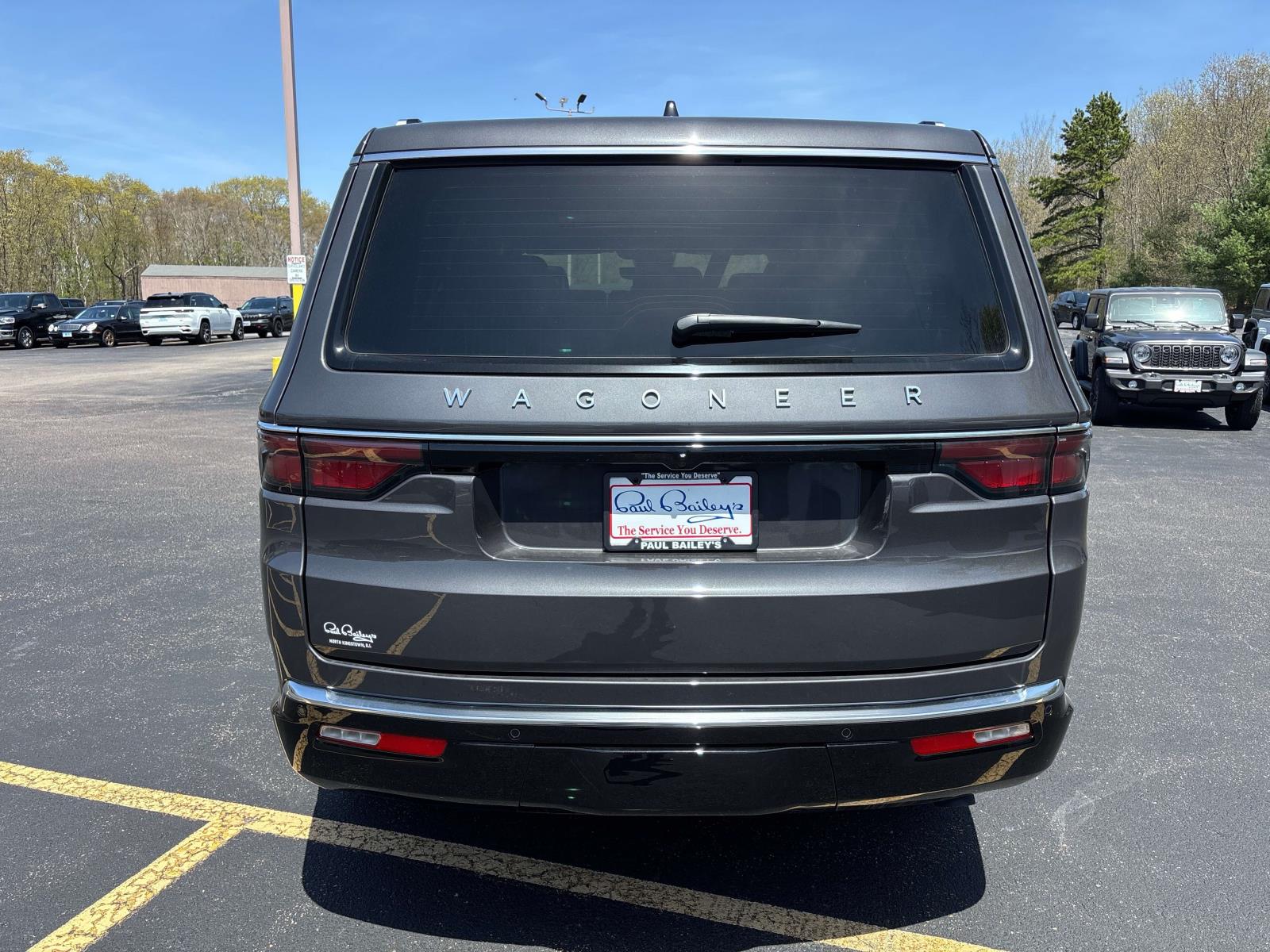2025 Jeep Wagoneer photo 3