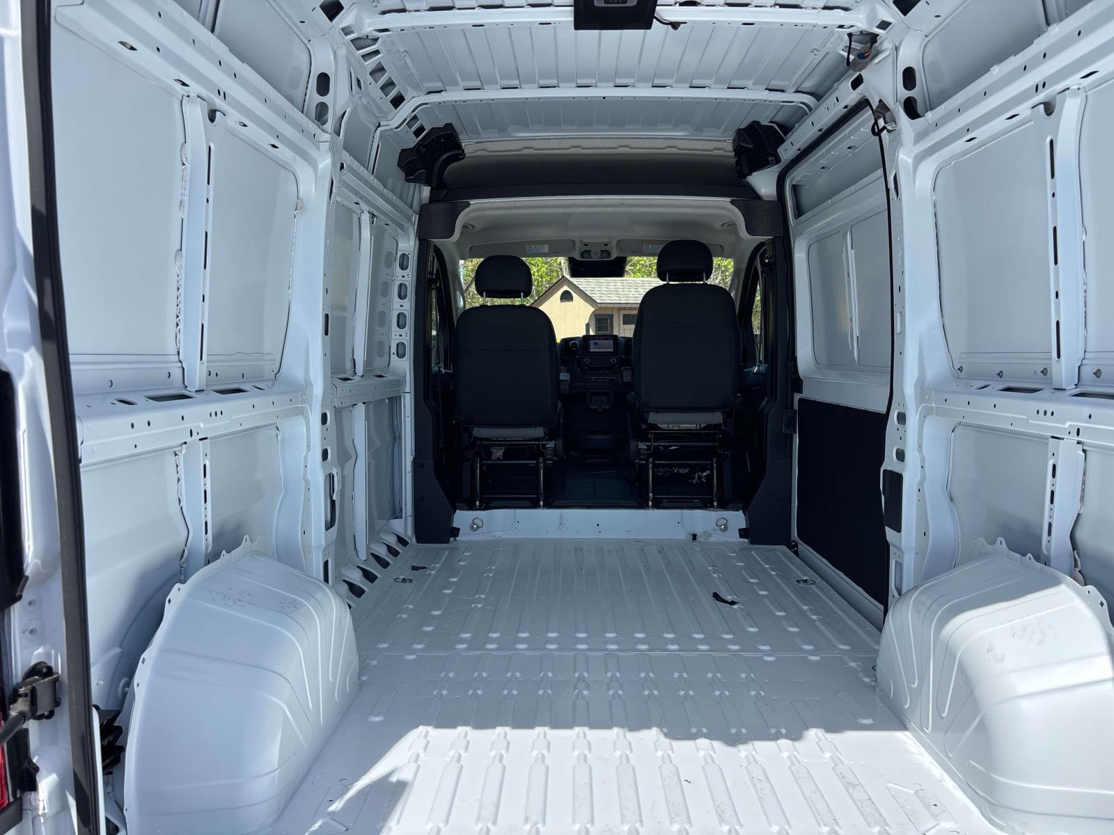 2025 Ram ProMaster 1500 Tradesman Cargo Van High Roof photo 2