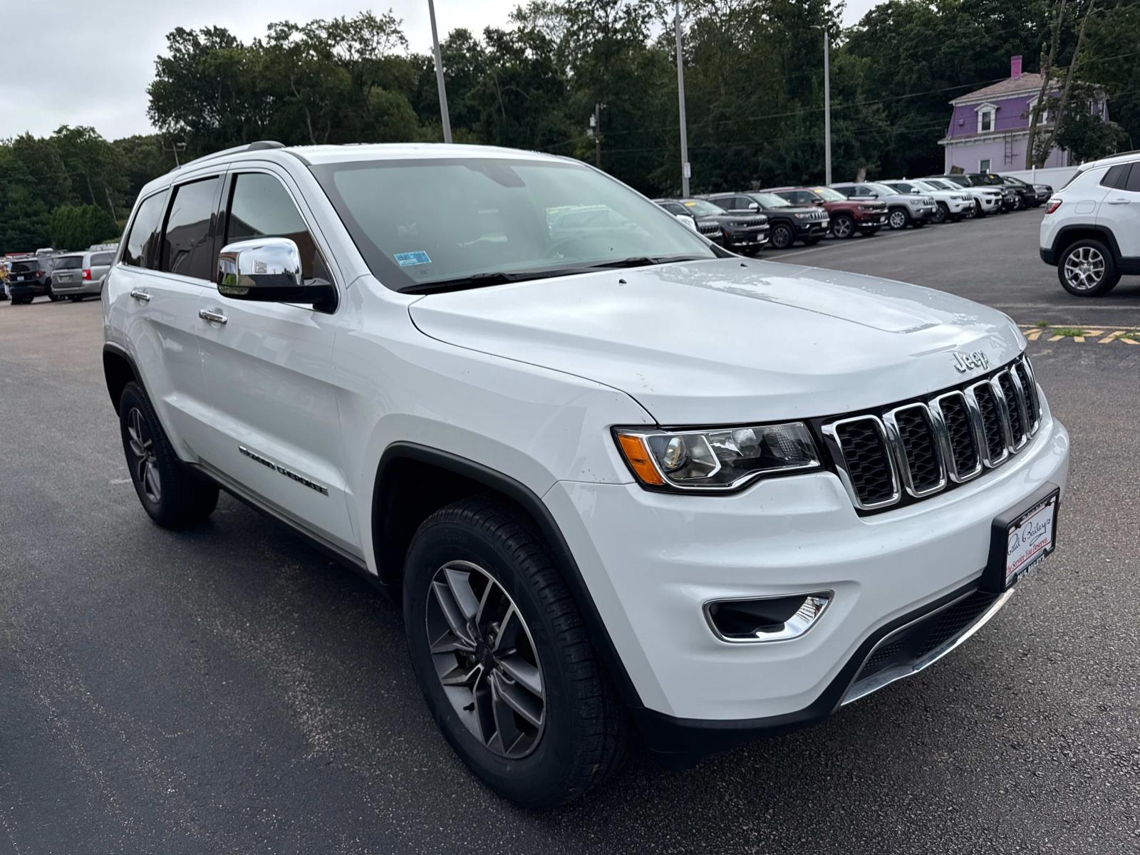 2022 Jeep Grand Cherokee Limited Sport photo 3