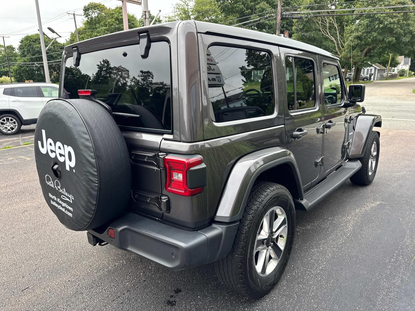 2021 Jeep Wrangler Unlimited Sahara photo 4