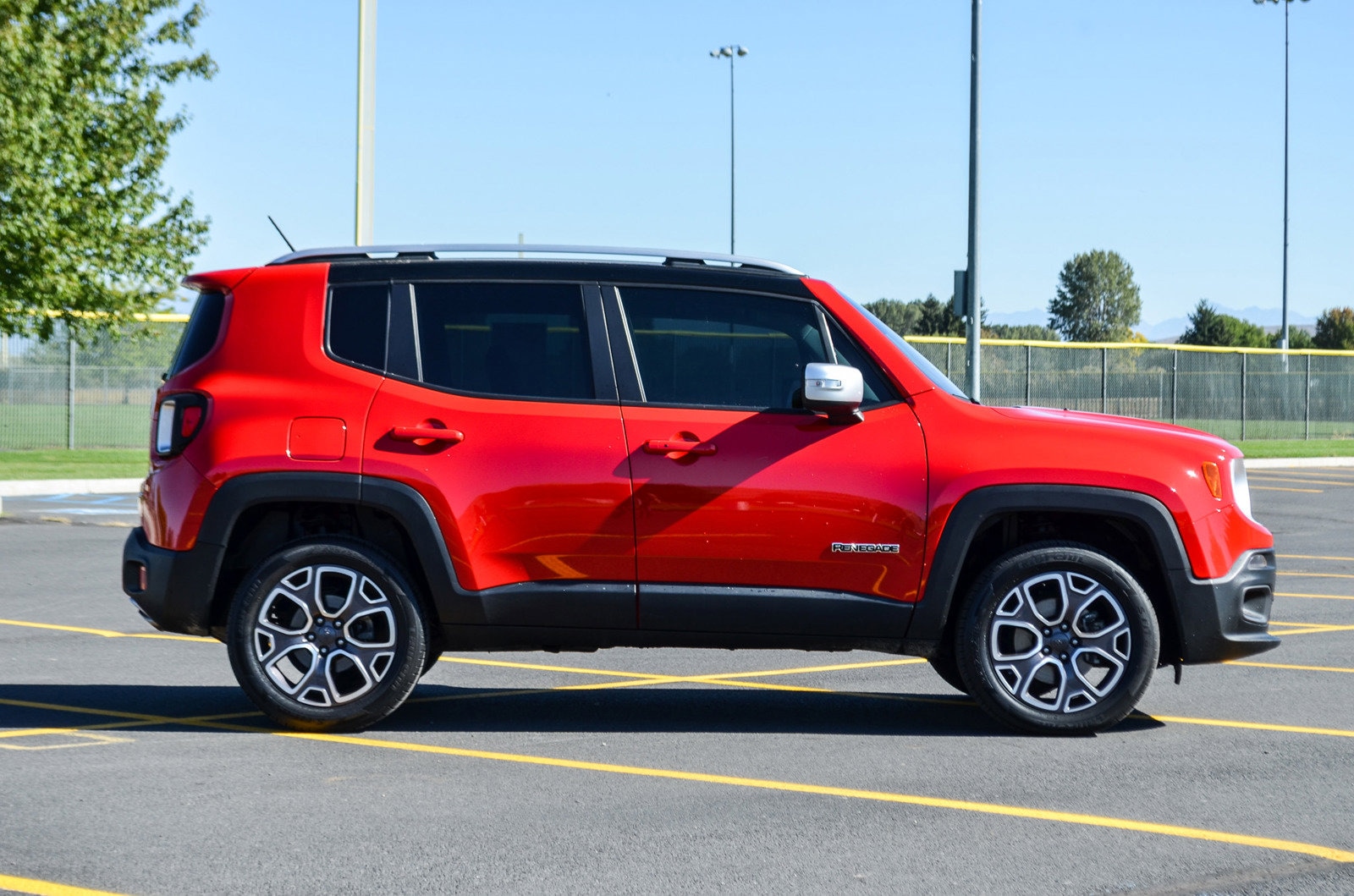 Used 2017 Jeep Renegade Limited with VIN ZACCJBDB8HPE53502 for sale in Baker, OR