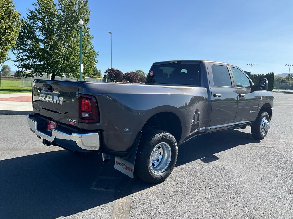 2026 Ram 3500 Big Horn photo 3