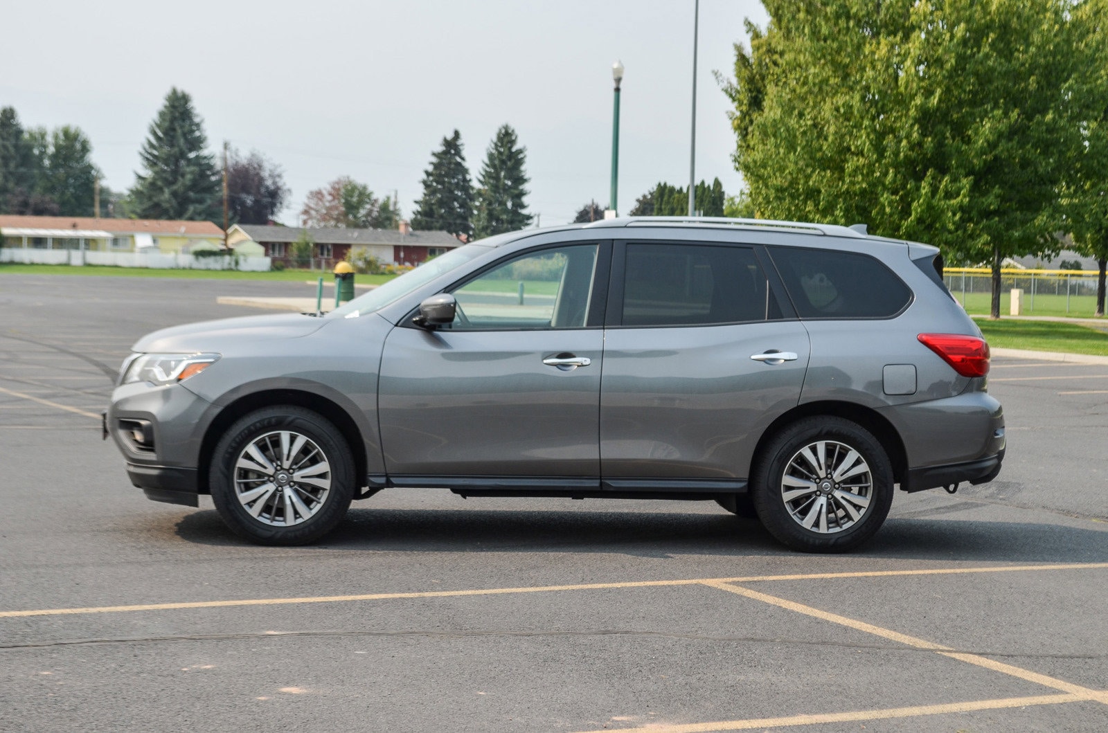 Used 2020 Nissan Pathfinder SV with VIN 5N1DR2BMXLC610859 for sale in Baker, OR