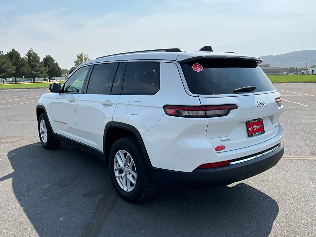 2023 Jeep Grand Cherokee Laredo photo 4