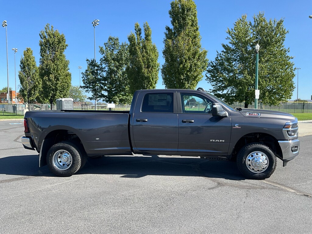 2026 Ram 3500 Big Horn photo 2