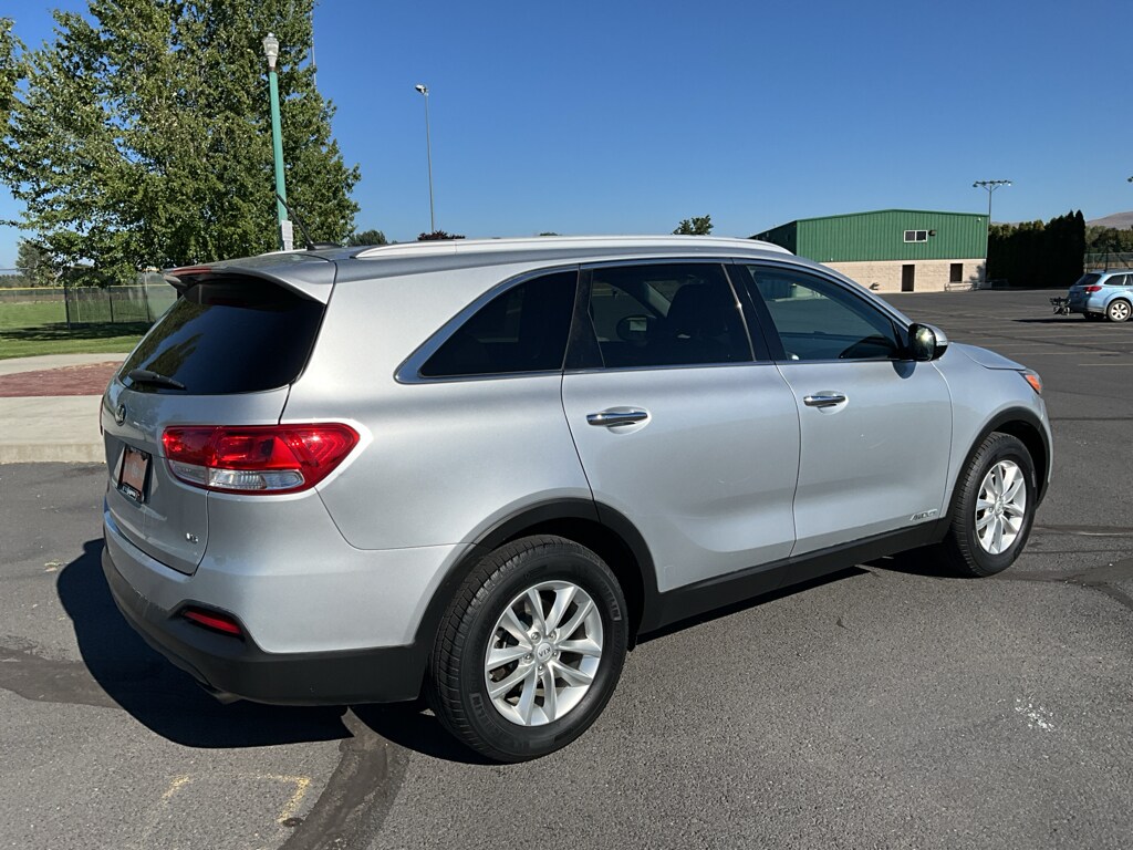 2017 Kia Sorento LX V6 photo 3