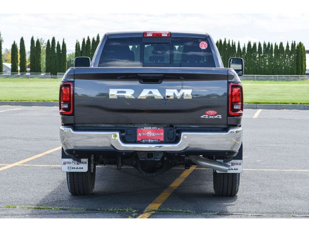 2025 Ram 3500 Tradesman photo 4