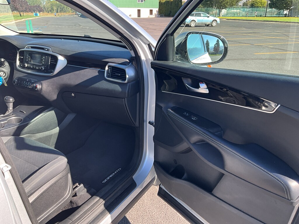 2017 Kia Sorento LX V6 photo 4