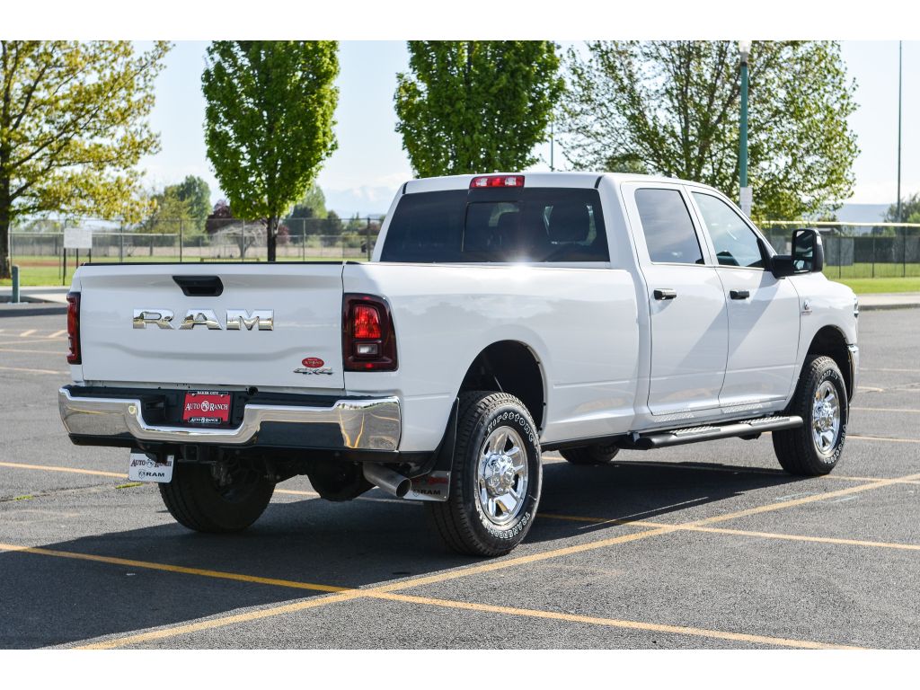 2025 Ram 3500 Tradesman photo 3