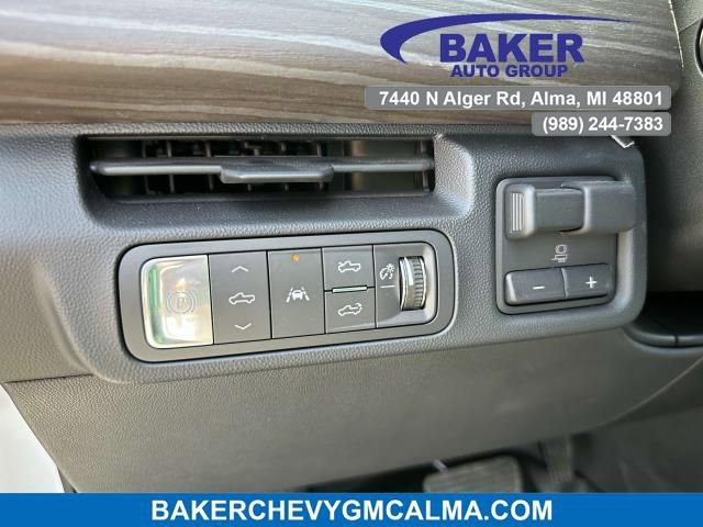 2025 GMC Sierra EV Denali - Photo 11