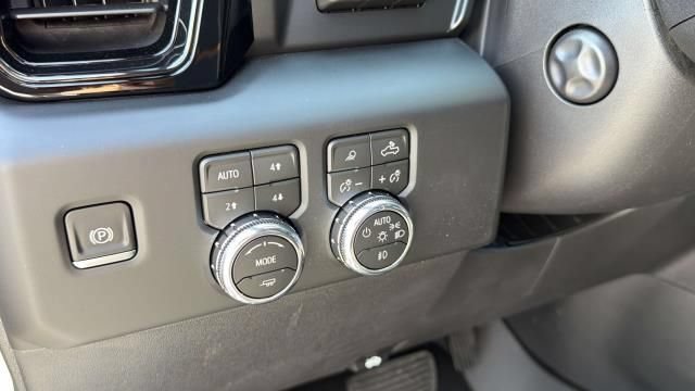 2026 GMC Sierra 1500 AT4 - Photo 10