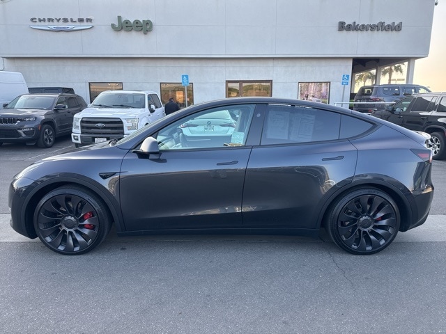 Used 2024 Tesla Model Y Performance with VIN 7SAYGDEF2RF160563 for sale in Kansas City
